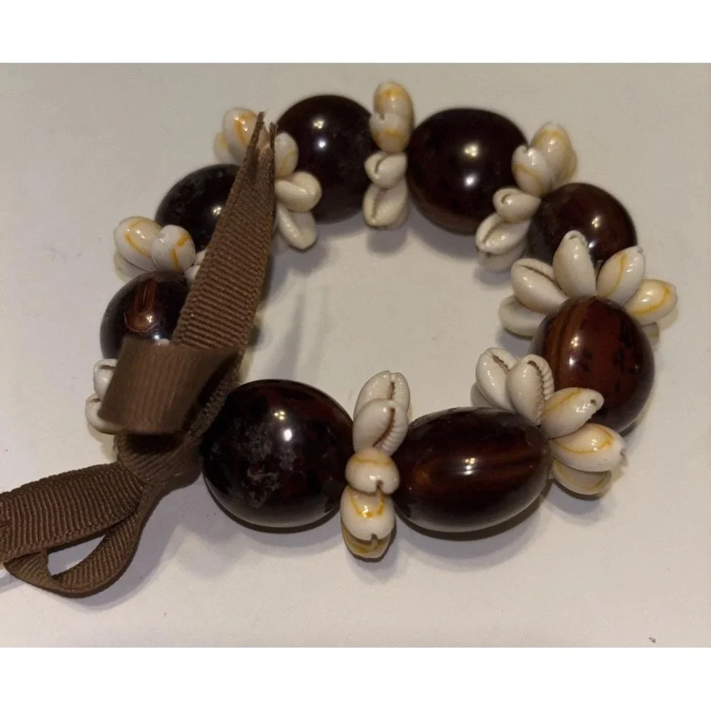 Vintage Kukui Nut Sea Shell Stretch Bracelets Hawaii Souvenir Tropical Tiki Hula